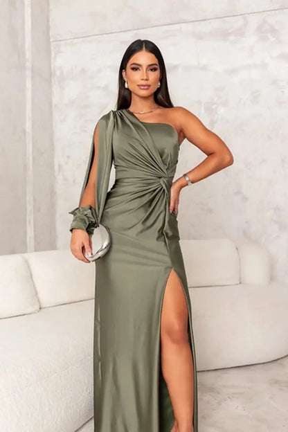 Brielle | Maxi dress with one shoulder draped slit
